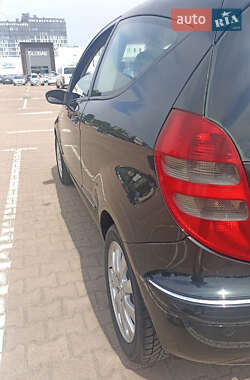 Хэтчбек Mercedes-Benz A-Class 2005 в 