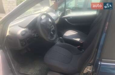 Хетчбек Mercedes-Benz A-Class 2001 в 