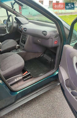 Хетчбек Mercedes-Benz A-Class 2001 в 
