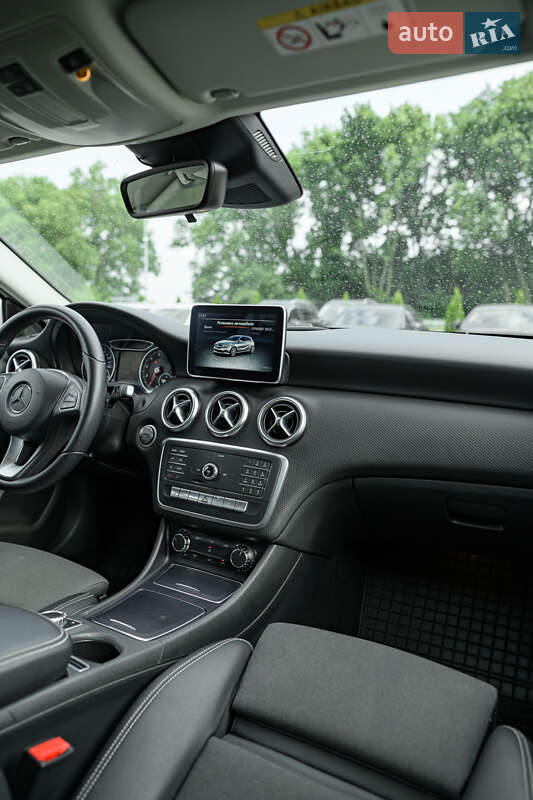 Хэтчбек Mercedes-Benz A-Class 2016 в Львове