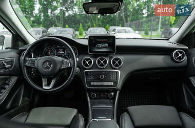 Хэтчбек Mercedes-Benz A-Class 2016 в 