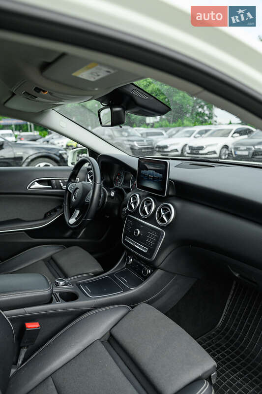 Хэтчбек Mercedes-Benz A-Class 2016 в Львове