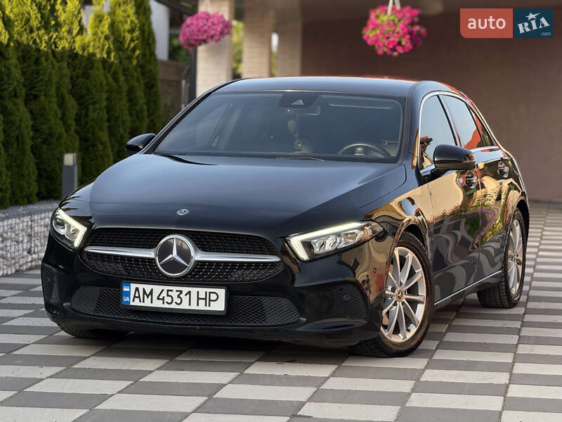 Хэтчбек Mercedes-Benz A-Class 2019 в 