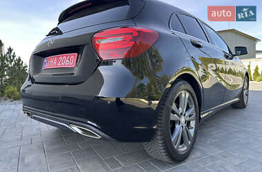 Хетчбек Mercedes-Benz A-Class 2016 в 