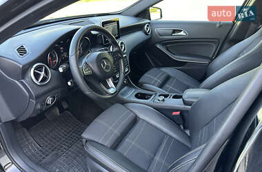 Хетчбек Mercedes-Benz A-Class 2016 в 