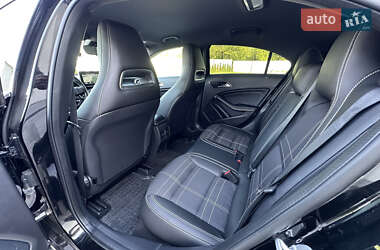 Хетчбек Mercedes-Benz A-Class 2016 в 