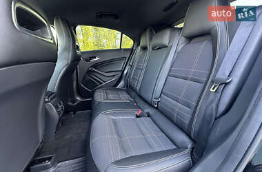 Хетчбек Mercedes-Benz A-Class 2016 в 