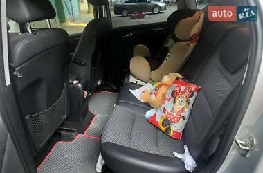Хэтчбек Mercedes-Benz A-Class 2009 в 