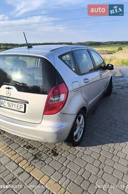 Хэтчбек Mercedes-Benz A-Class 2009 в 