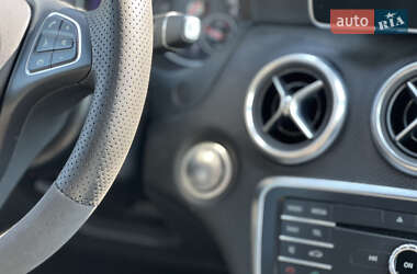 Хетчбек Mercedes-Benz A-Class 2018 в 