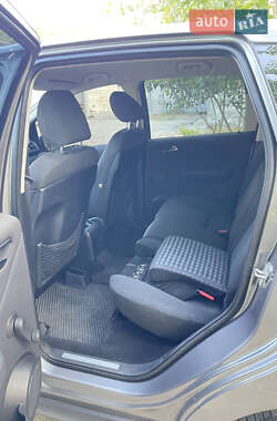 Хетчбек Mercedes-Benz A-Class 2010 в 