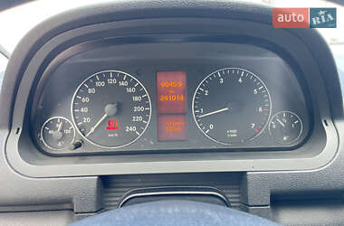 Хетчбек Mercedes-Benz A-Class 2010 в 