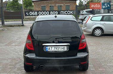 Хэтчбек Mercedes-Benz A-Class 2010 в 