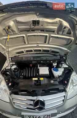 Хэтчбек Mercedes-Benz A-Class 2011 в 