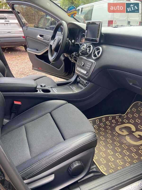 Хэтчбек Mercedes-Benz A-Class 2016 в Киеве