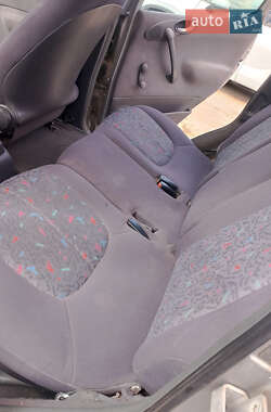 Хетчбек Mercedes-Benz A-Class 1999 в 