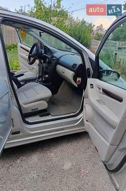 Хэтчбек Mercedes-Benz A-Class 2005 в 