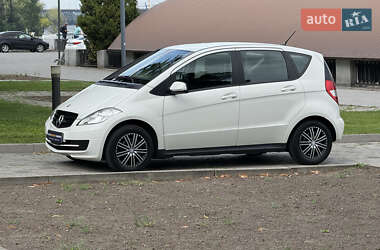 Хэтчбек Mercedes-Benz A-Class 2010 в 