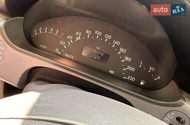 Хэтчбек Mercedes-Benz A-Class 2004 в 