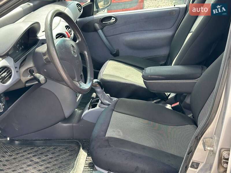 Хетчбек Mercedes-Benz A-Class 2000 в Дніпрі