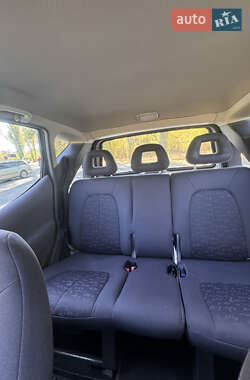 Хэтчбек Mercedes-Benz A-Class 2000 в 