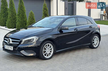 Хэтчбек Mercedes-Benz A-Class 2014 в 