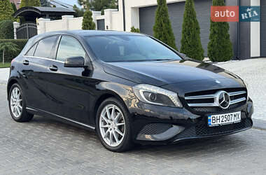 Хэтчбек Mercedes-Benz A-Class 2014 в 