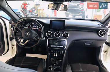 Хэтчбек Mercedes-Benz A-Class 2016 в 