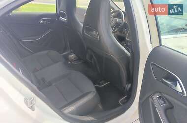 Хэтчбек Mercedes-Benz A-Class 2012 в 