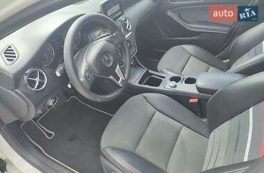 Хэтчбек Mercedes-Benz A-Class 2012 в 