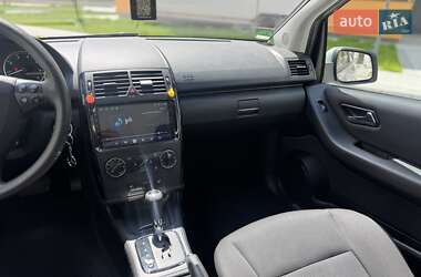 Хэтчбек Mercedes-Benz A-Class 2011 в 