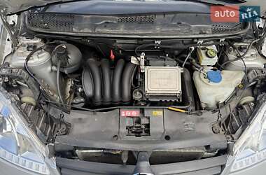 Хэтчбек Mercedes-Benz A-Class 2011 в 