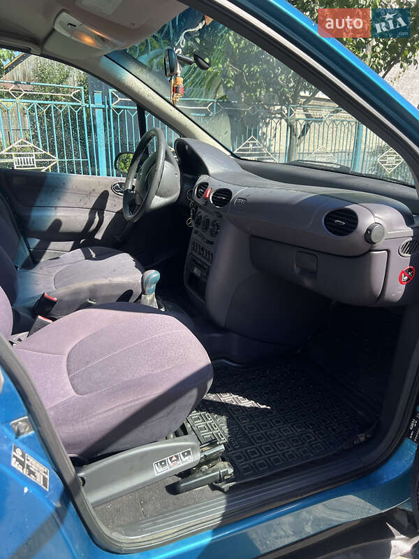 Хетчбек Mercedes-Benz A-Class 2000 в Дубні