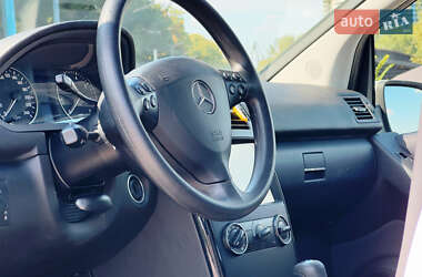 Хэтчбек Mercedes-Benz A-Class 2010 в 