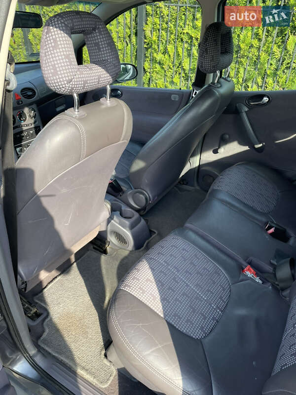 Хэтчбек Mercedes-Benz A-Class 2000 в Долине фото 11 Хэтчбек Mercedes-Benz A-Class 2000 в Долине