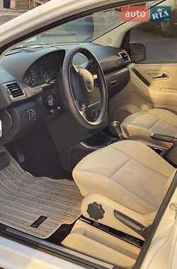 Хэтчбек Mercedes-Benz A-Class 2010 в 