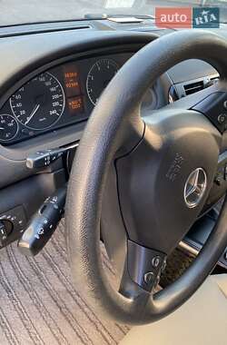 Хэтчбек Mercedes-Benz A-Class 2010 в 