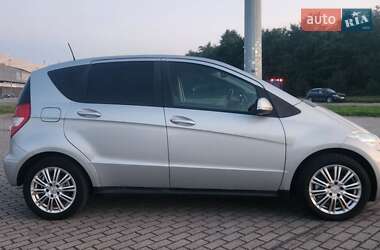 Хэтчбек Mercedes-Benz A-Class 2010 в 
