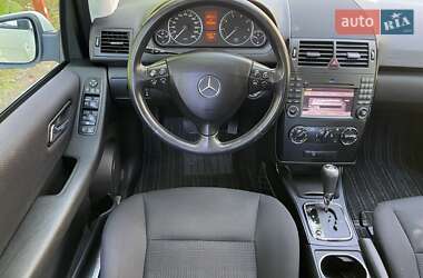Хэтчбек Mercedes-Benz A-Class 2010 в 