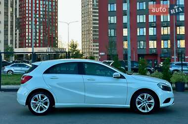 Хэтчбек Mercedes-Benz A-Class 2012 в 