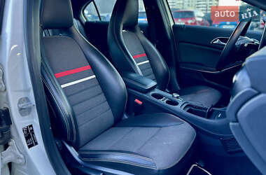 Хэтчбек Mercedes-Benz A-Class 2012 в 