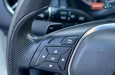 Хэтчбек Mercedes-Benz A-Class 2012 в 