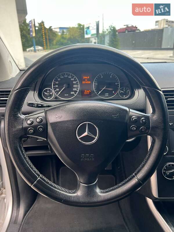 Хэтчбек Mercedes-Benz A-Class 2010 в Ивано-Франковске фото 27 Хэтчбек Mercedes-Benz A-Class 2010 в Ивано-Франковске