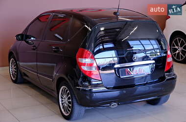 Хэтчбек Mercedes-Benz A-Class 2006 в  фото 23 Хэтчбек Mercedes-Benz A-Class 2006 в