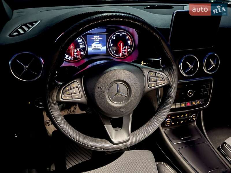 Хэтчбек Mercedes-Benz A-Class 2016 в Киеве