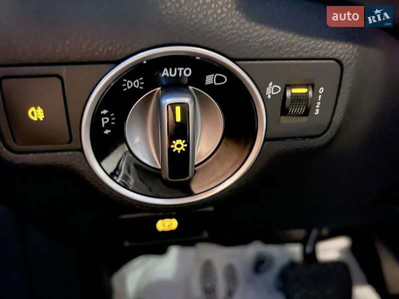 Хэтчбек Mercedes-Benz A-Class 2016 в Киеве