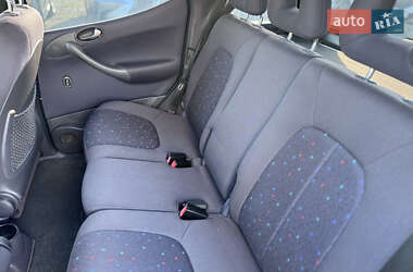 Хэтчбек Mercedes-Benz A-Class 2003 в 