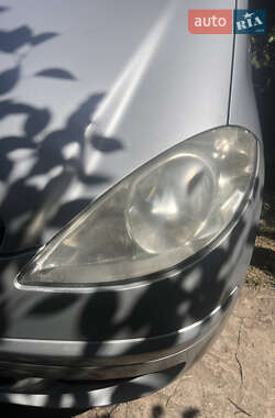 Хэтчбек Mercedes-Benz A-Class 2005 в 