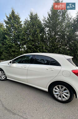 Хетчбек Mercedes-Benz A-Class 2014 в 