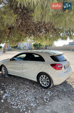 Хетчбек Mercedes-Benz A-Class 2014 в 